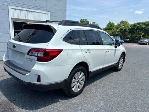 Used 2017 Subaru Outback 2.5i Premium AWD/4WD image 5