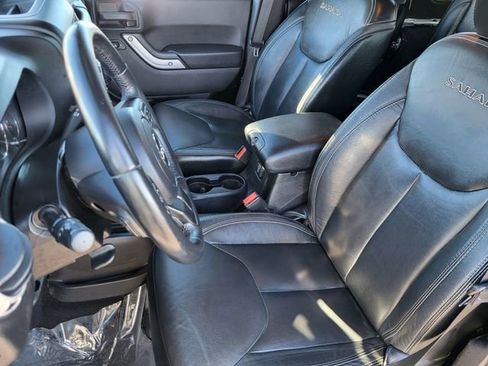 Used 2016 Jeep Wrangler Unlimited Sahara w/ Connectivity Group image 3
