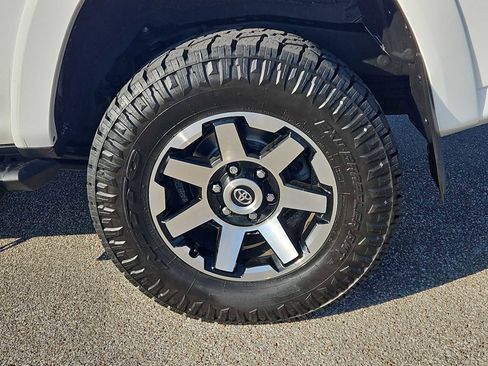 Used 2019 Toyota 4Runner TRD Off-Road image 14