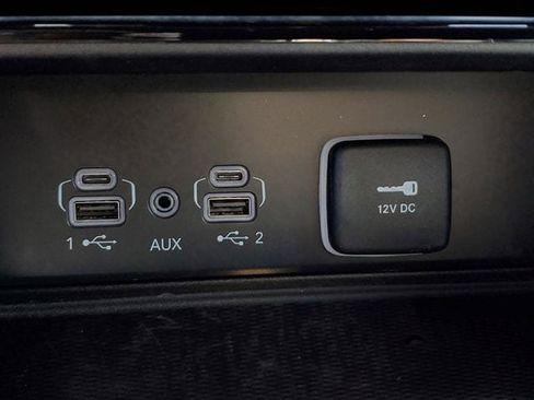 Certified 2025 Jeep Grand Cherokee Limited w/ Luxury Tech Group II image 35