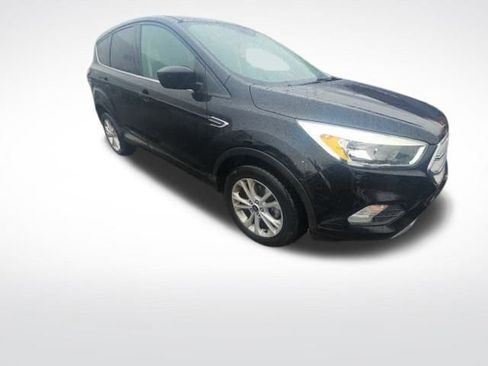 Used 2017 Ford Escape SE image 10