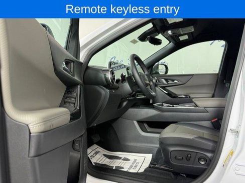 New 2026 Chevrolet Equinox LT w/ Convenience Package II AWD/4WD image 12