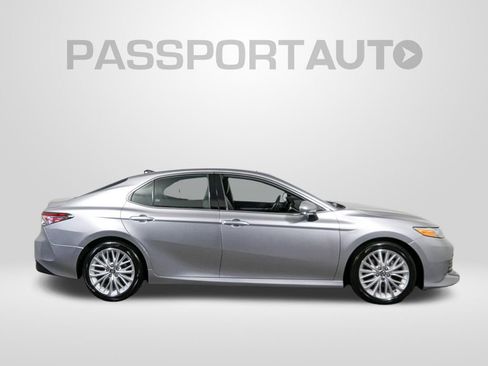 Used 2019 Toyota Camry XLE w/ Navigation Package image 7