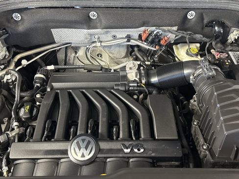 Used 2021 Volkswagen Atlas Cross Sport SEL R-Line image 30