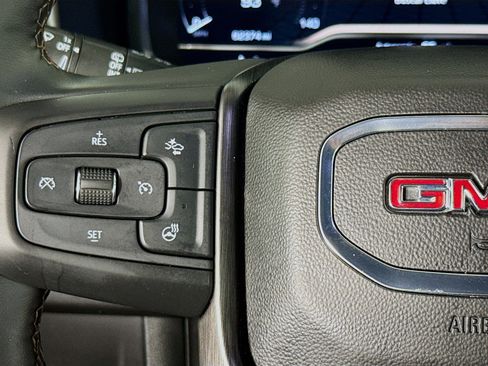Used 2023 GMC Yukon AT4 AWD/4WD image 11