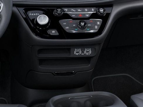 New 2025 Chrysler Pacifica Select image 24