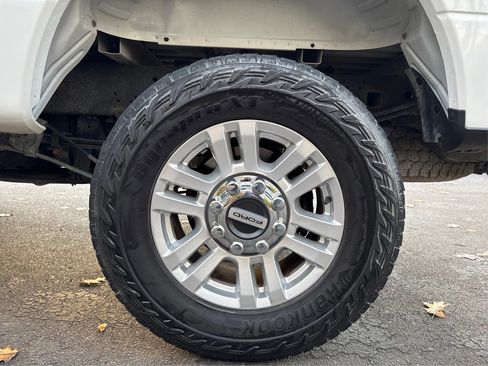 Used 2018 Ford F250 XLT w/ XLT Value Package image 14