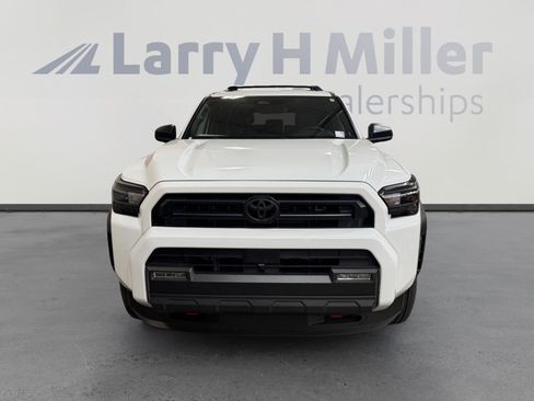 Certified 2025 Toyota 4Runner SR5 AWD/4WD image 8