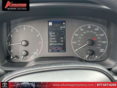 Certified 2025 Toyota Corolla LE image 28