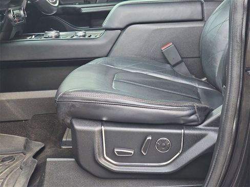 Used 2019 Ford Expedition Platinum image 29