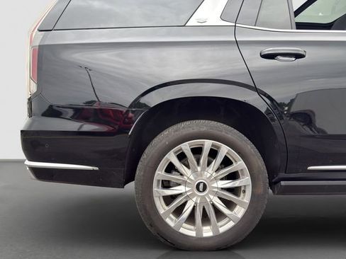 Used 2024 Cadillac Escalade Premium Luxury w/ Performance Package AWD/4WD image 23