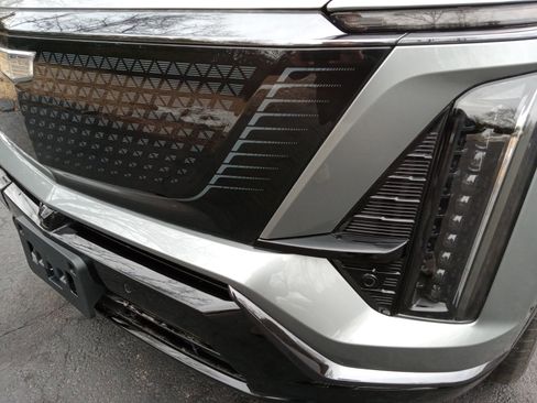 Used 2026 Cadillac Vistiq Sport w/ LPO, Floor Liner Package image 7