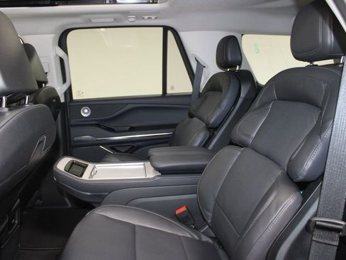 New 2025 Lincoln Navigator Reserve image 26