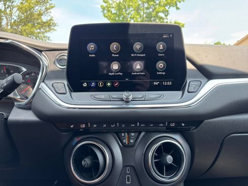 Used 2025 Chevrolet Blazer LT FWD image 17