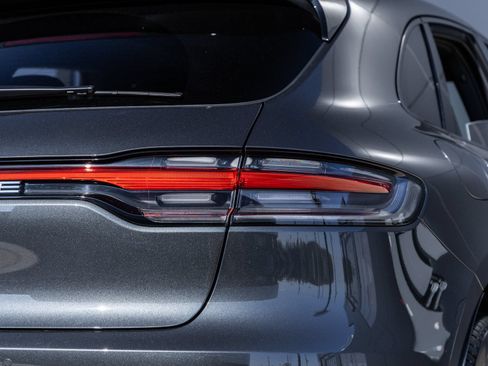 Certified 2026 Porsche Macan S AWD/4WD image 17
