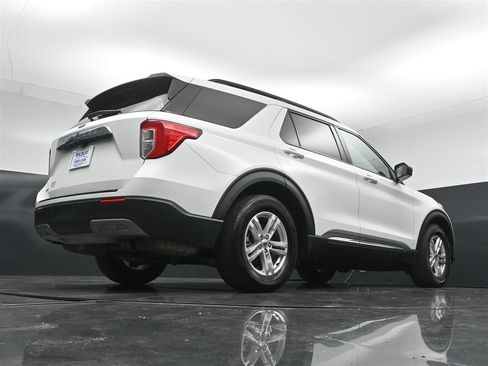 Used 2021 Ford Explorer XLT w/ Equipment Group 202A RWD image 32