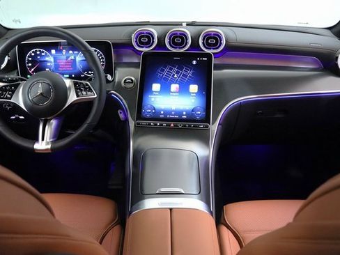 Used 2025 Mercedes-Benz GLC 350e GLC 350e w/ Driver Assistance Package image 21