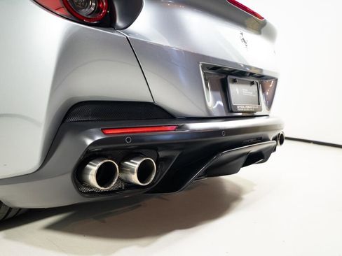 Used 2019 Ferrari Portofino RWD image 8