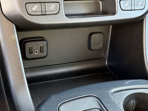 Used 2020 Chevrolet Colorado Z71 image 27