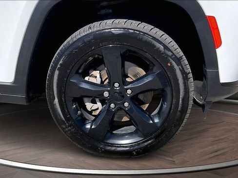 Used 2021 Jeep Grand Cherokee L Altitude image 9