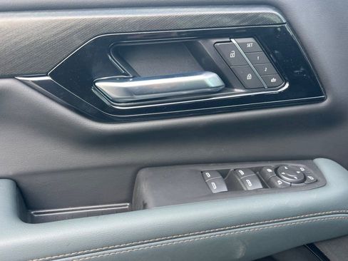 New 2026 GMC Yukon XL AT4 w/ AT4 Premium Plus Package AWD/4WD image 8