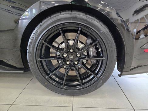 Used 2020 Ford Mustang Shelby GT350 w/ Technology Package RWD image 27