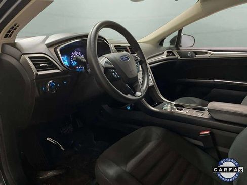 Used 2019 Ford Fusion SE image 15