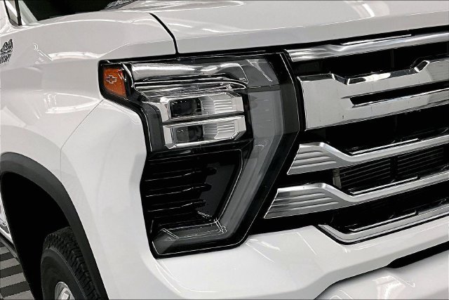 Used 2024 Chevrolet Silverado 3500 High Country w/ High Country Premium Package AWD/4WD image 37