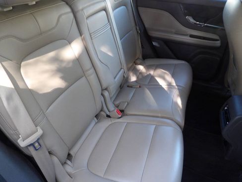 Used 2022 Lincoln Corsair Standard 4dr SUV image 27