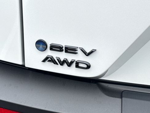 New 2026 Toyota C-HR AWD/4WD image 9