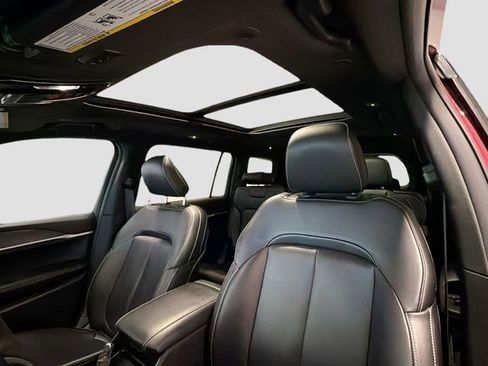 Used 2025 Jeep Grand Cherokee L Limited w/ Black Appearance Package image 20