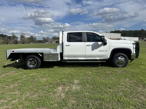 Used 2021 Chevrolet Silverado 3500 LT w/ Convenience Package image 4
