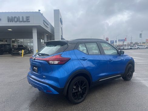 Used 2023 Nissan Kicks SR w/ SR Premium Package image 3