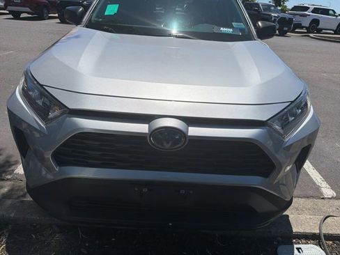 Used 2022 Toyota RAV4 LE AWD/4WD image 28