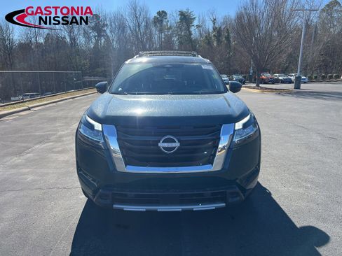 Used 2024 Nissan Pathfinder SL image 10