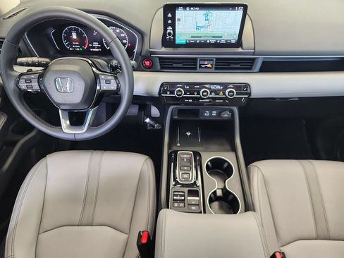 Used 2025 Honda Pilot Touring image 26