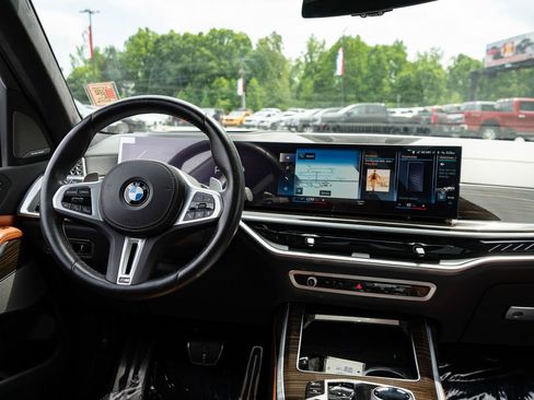 Used 2023 BMW X7 M60i w/ Executive Package AWD/4WD image 39