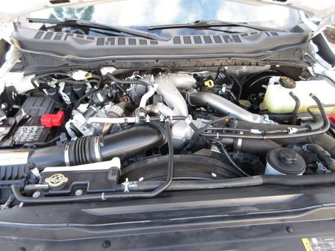 Used 2023 Ford F250 Lariat w/ Sport Appearance Package image 29