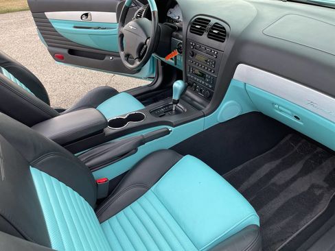 Used 2002 Ford Thunderbird Deluxe image 10