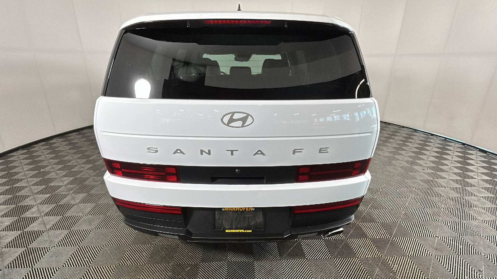 Used 2025 Hyundai Santa Fe SE FWD image 4