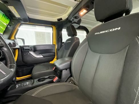 Used 2015 Jeep Wrangler Rubicon w/ Connectivity Group image 5