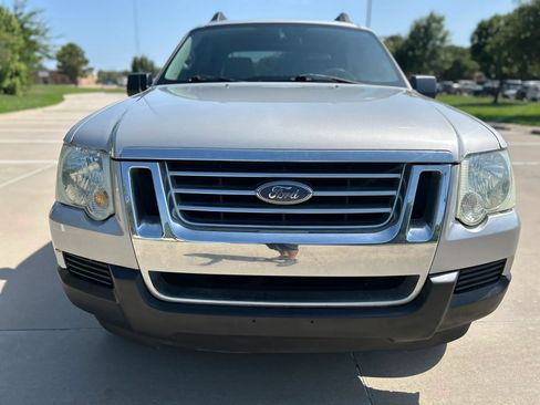 Used 2007 Ford Explorer Sport Trac XLT RWD image 3
