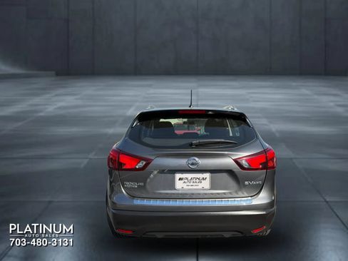 Used 2018 Nissan Rogue Sport SV w/ SV Technology Package image 7