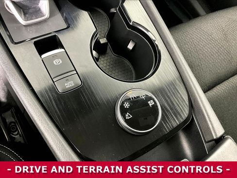 Certified 2026 Nissan Rogue SV AWD/4WD image 38