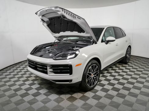 New 2026 Porsche Cayenne AWD/4WD image 35