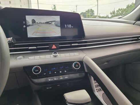 Used 2024 Hyundai Elantra SEL FWD image 28