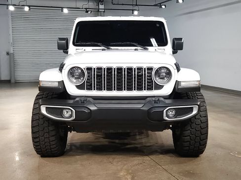 Used 2024 Jeep Wrangler Unlimited Sahara AWD/4WD image 2