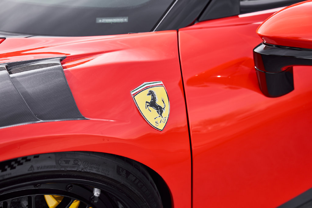 Used 2022 Ferrari SF90 Spider AWD/4WD image 11