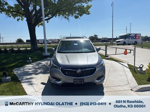 Used 2021 Buick Enclave Essence w/ Sound and Sites Package FWD image 8
