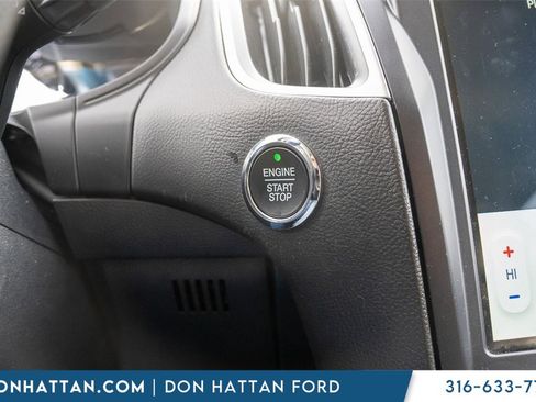 Used 2022 Ford Edge SEL image 10